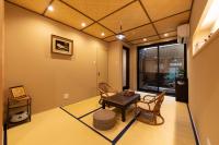 Shirakabanoyado - UCHIKYUHOJI, 白樺の宿 - 堂庭 - B&B Osaka