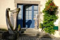 La maison du sculpteur à Tiffauges proche Puy du F - B&B Tiffauges