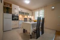 Apartment mit Balkon