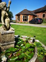 The Round House at Boningale Manor - B&B