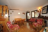 B&B Courmayeur - ALTIDO Rustic Apt for 4 with Parking Nearby Ski Lifts - Bed and Breakfast Courmayeur