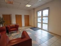 3-Bedroom apartment in Rajhrad, with kitchen, 2 bathrooms, parking - Bed and Breakfast