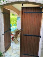 Beautiful gulf of St Tropez Mazet with large terrace, private area (swimming pools, tennis) - B&B
