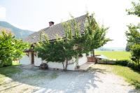 Mateja House - Apartments in Žirovnica - B&B Rodine