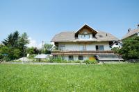 Mateja House - Apartments in Žirovnica - B&B Rodine
