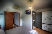 Deluxe Double Room with Shower