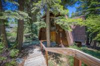 B&B Truckee - Retro Family Gathering Home in Tahoe Donner - Bed and Breakfast Truckee