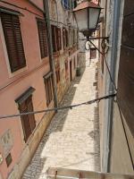 A Charming One-bedroom Apartment in the Heart of ‘Rovinj’ - Chambres d'hôtes Rovinj