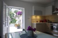 One-Bedroom Apartment with Terrace - Private Entrance