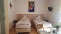 Basic Triple Room with Shared Bathroom