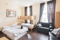 Dreibettzimmer mit Gemeinschaftsbad