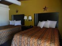 Zimmer mit Kingsize-Bett