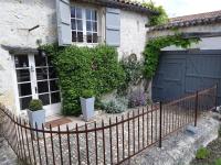 La Petite Maison - Bed and Breakfast Laroque-Timbaut