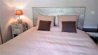 Double or Twin Room with Mountain View
