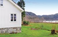 B&B Helle - Nice Home In Farsund With 3 Bedrooms - Bed and Breakfast Helle