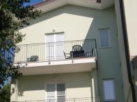 Appartamento con 2 Camere da Letto e Balcone