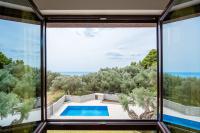 Apartamento con vistas a la piscina