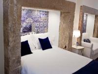 Tweepersoonskamer met Tweepersoonsbed en Uitzicht op het Hotel