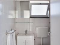 Carcavelos Beach&Bike House (view, parking, wi-fi) - B&B Carcavelos
