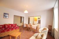 Apartment with Mountain View