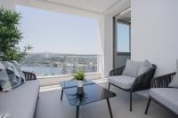 B&B Valbom - Liiiving in Porto - Luxury River View Apartments - Bed and Breakfast Valbom