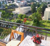 Habitación Triple con vistas al jardín