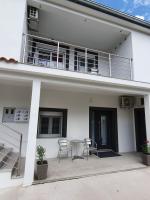 Apartamento con balcón