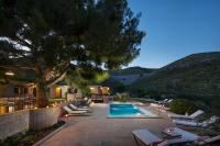 ISOLATED Five Star Luxury Villa With Private Pool - B&B