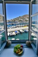 On The Port Mansion Studio 2 Hydra - Bed and Breakfast Ýdra