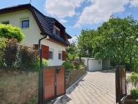 Riverside Pool Villa - Bed and Breakfast