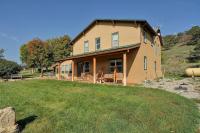 Private Retreat on Working Horse and Cattle Ranch - B&B