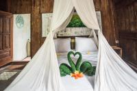 Camera Matrimoniale con Vista Piscina