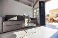 Apartment with Garden View