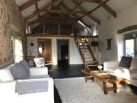 B&B Carmarthen - Dan y Graig Barn, Carmarthen - Bed and Breakfast Carmarthen