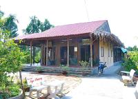 Ngoc Phuong Homestay - B&B