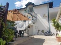 Villa Lana - Bed and Breakfast