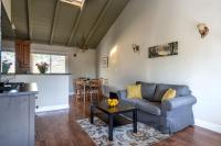Spacious, Soaring Ceilings, Near Downtown MV, GOOG - B&B