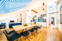 5BR+3.5BT Wilson Central apt. - B&B Prague