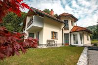 House of Adventure - The Base to explore Slovenia - Chambres d’hôtes Laze v Tuhinju
