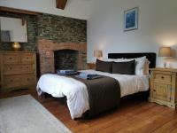 THE OLD RECTORY KIRKULLEN LOFT APARTMENT in Jacobstow 10 mins to Widemouth bay and Crackington Haven,15 mins Bude,20 mins tintagel, 27 mins Port Issac - Chambres d’hôtes