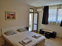 Habitación Triple con vistas al jardín