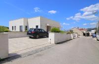Abelia, two terraces, hot tub, free parking - B&B