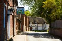 B&B Wantage - The Greyhound Inn - Bed and Breakfast Wantage