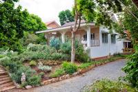 Three-Bedroom Country House