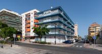 Sur Suites La Dorada, centricos soleados a pocos metros de la Playa y con Parking Opcional - Chambres d'hôtes Fuengirola
