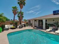 B&B Scottsdale - Kierland Villa · North Scottsdale Home w/Pool~Walk to Kierland Area - Bed and Breakfast Scottsdale