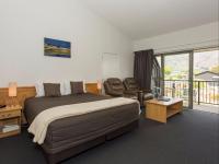 Clearbrook Motel & Serviced Apartments