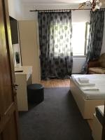 Dreibettzimmer mit eigenem externen Bad