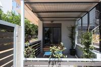 Kalamata Center Ground Floor 2BR Apt with Small Yard & 1Gbps Fiber - B&B Kalamata