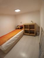 Tweepersoonskamer met 2 Aparte Bedden en Eigen Badkamer